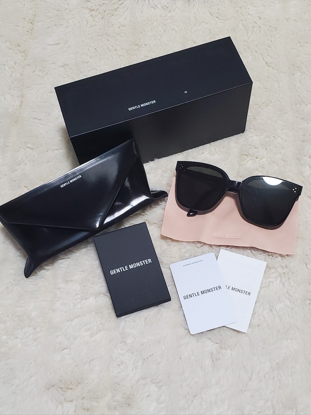 GENTLE MONSTER Oversized Black Cat-Eye Sunglasses